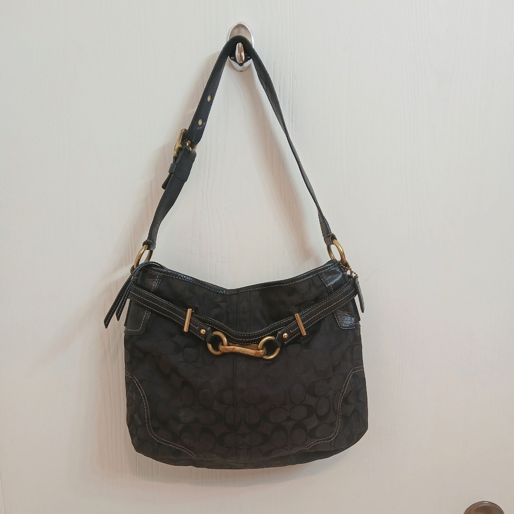 Coach Signature Hampton Hobo Bag.